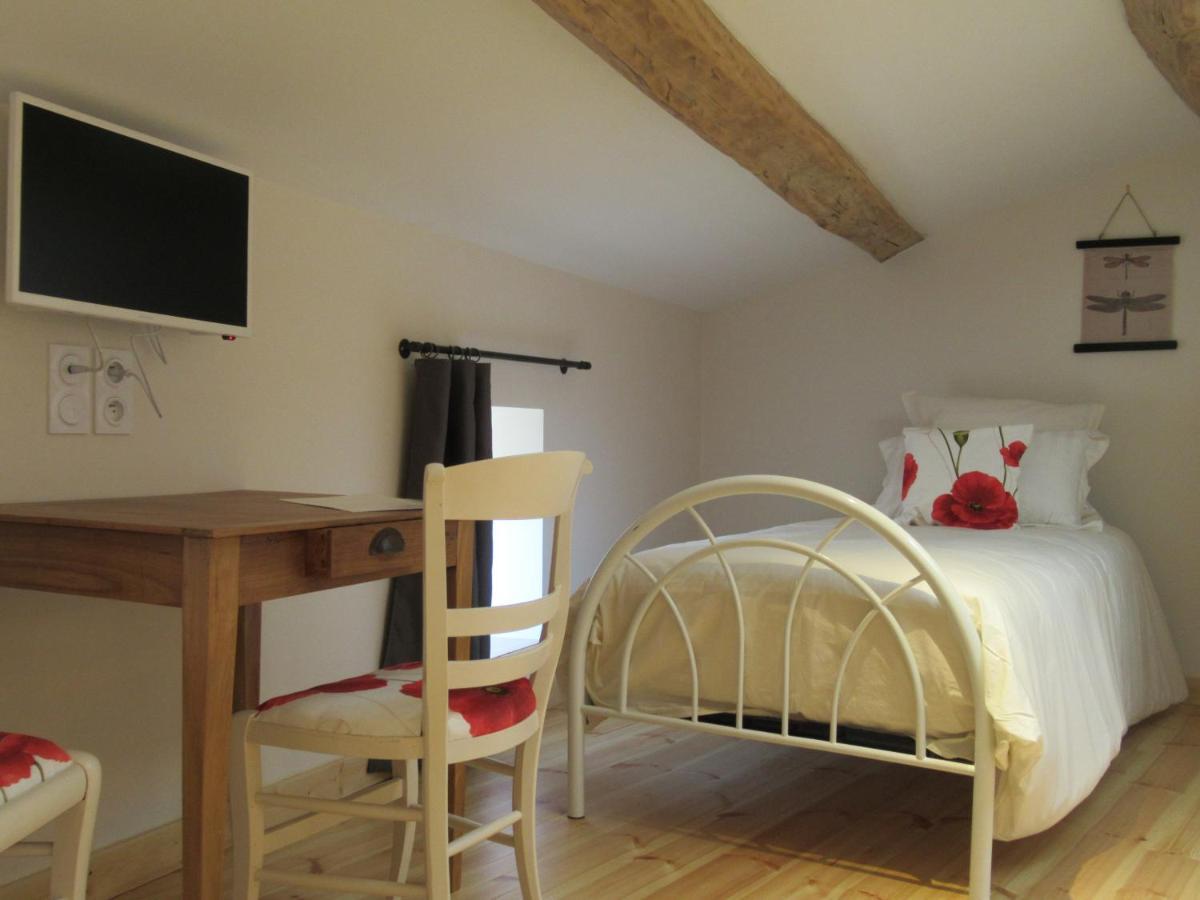Bed and Breakfast La chenevière Saint-Rémy-de-Chargnat Esterno foto
